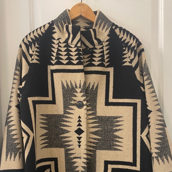 Pendleton Black and Tan Geometric Coat - Picture 2 of 5